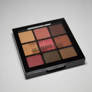 Swiss Beauty Mini 9 Pigmented colors Eyeshadow Palette | Matte, Shimmers and Metallics - 06